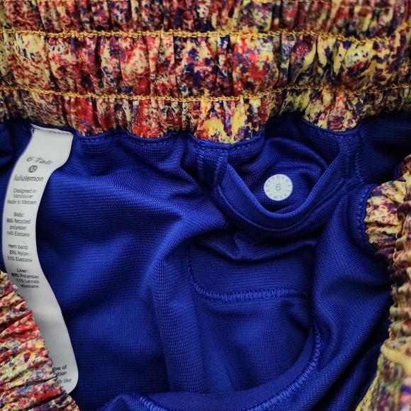 Lululemon Hotty Hot Women's Purple Seawheeze Shorts 4" Inseam Linef Size 6  Tall - Picture 9 of 14